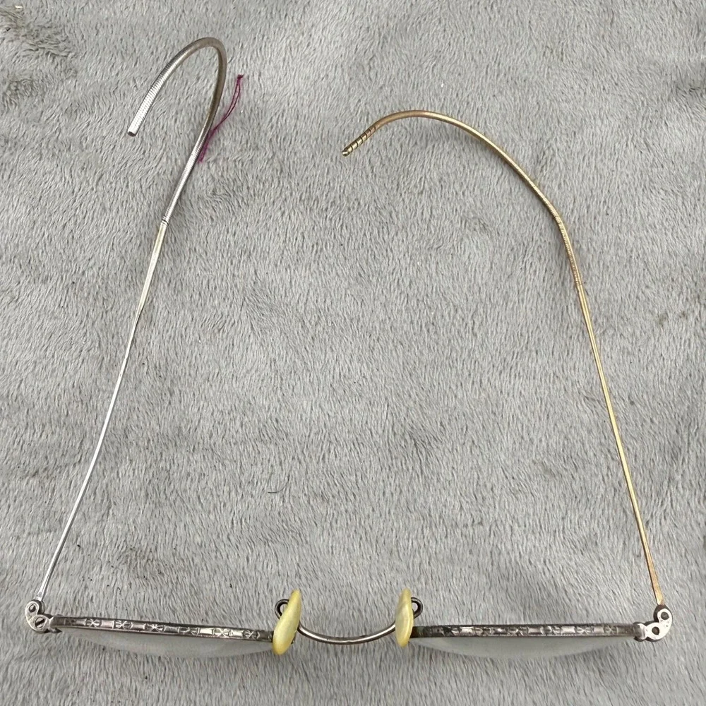 Vintage 12K Gold Filled Wire Frame Glasses Round Etched Gold Case